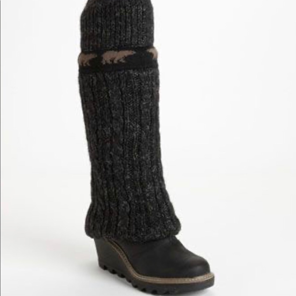 Sorel crazy cable winter boots like new! Size 9